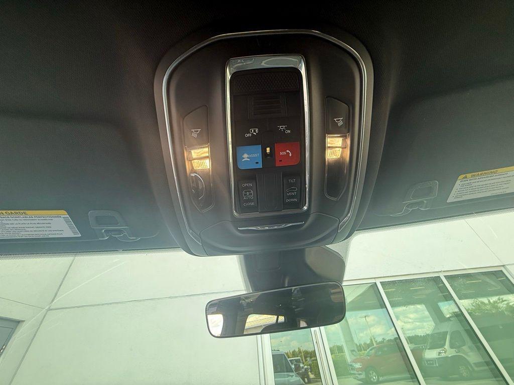 used 2025 Jeep Grand Cherokee car, priced at $31,545