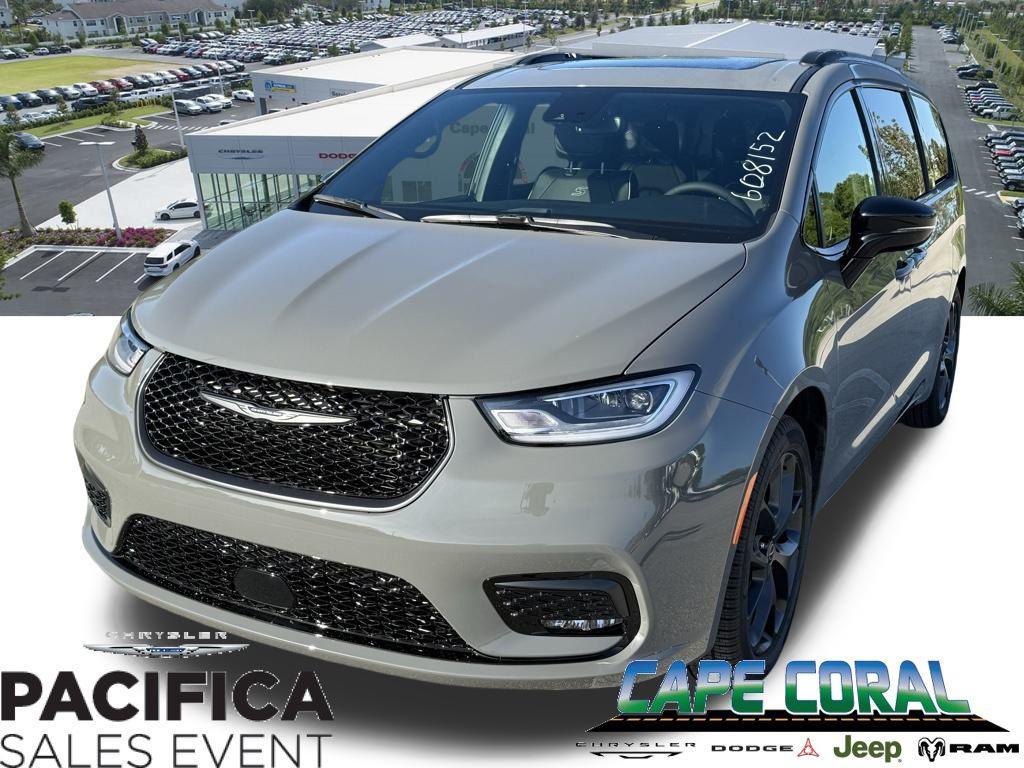 new 2025 Chrysler Pacifica car, priced at $45,810
