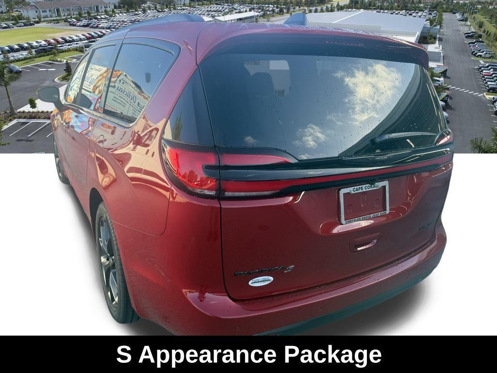 new 2026 Chrysler Pacifica car, priced at $50,255