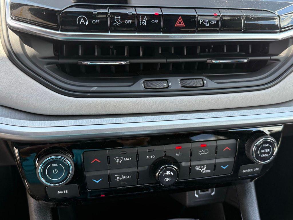 new 2025 Jeep Compass car, priced at $29,586