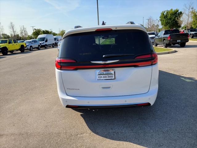 new 2024 Chrysler Pacifica car, priced at $52,612
