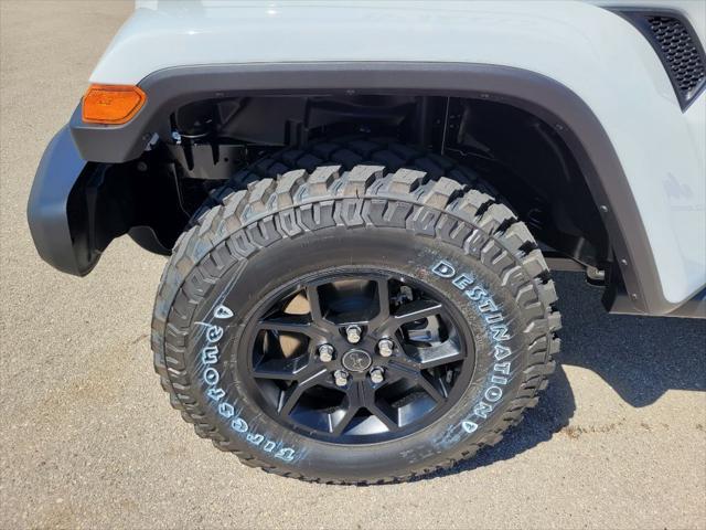 new 2024 Jeep Gladiator car, priced at $43,030