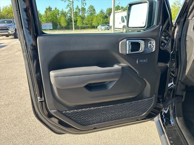 new 2025 Jeep Wrangler car, priced at $46,995