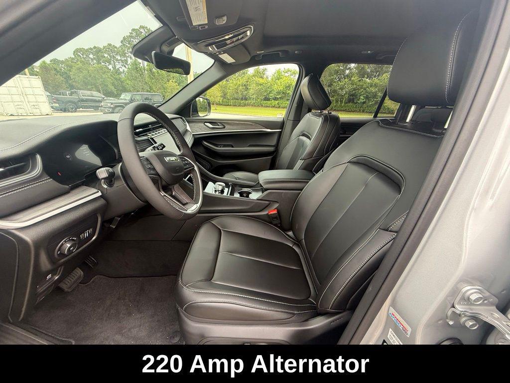 new 2025 Jeep Grand Cherokee car, priced at $44,772