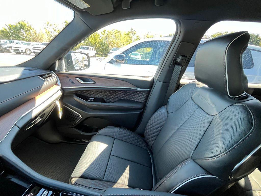 new 2025 Jeep Grand Cherokee L car, priced at $58,950