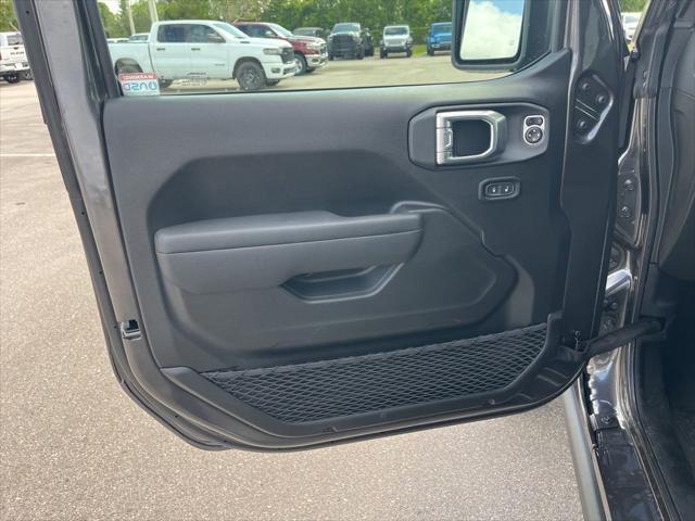 new 2025 Jeep Gladiator car, priced at $46,995