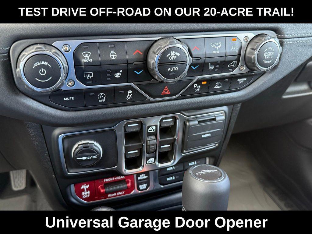 new 2025 Jeep Gladiator car, priced at $54,820