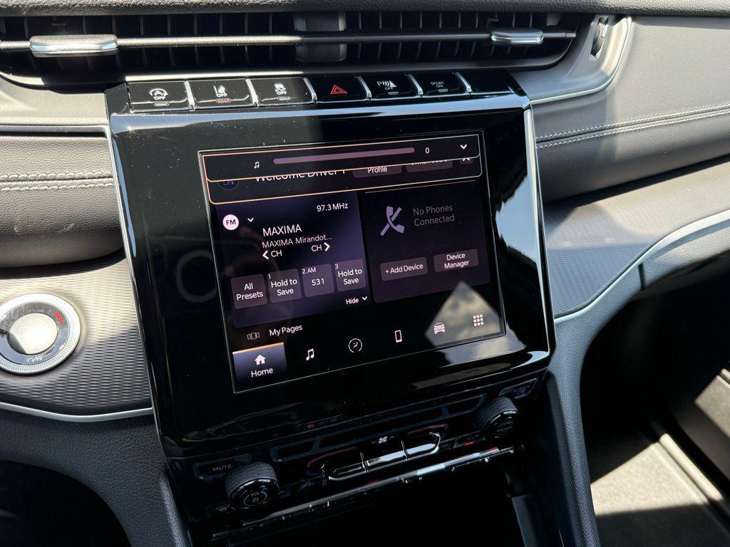 new 2025 Jeep Grand Cherokee car, priced at $35,375