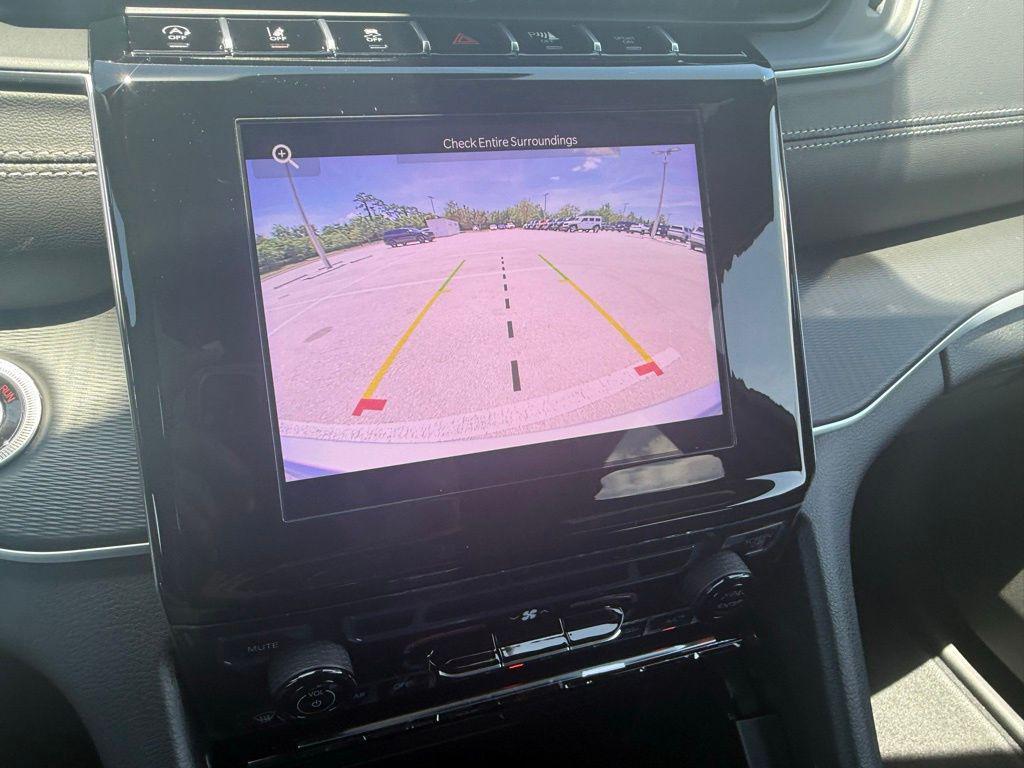 new 2025 Jeep Grand Cherokee car, priced at $35,375