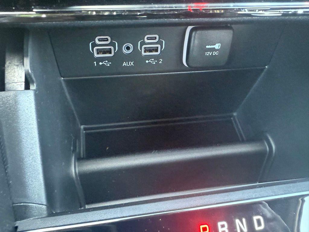 new 2025 Jeep Grand Cherokee car, priced at $35,375