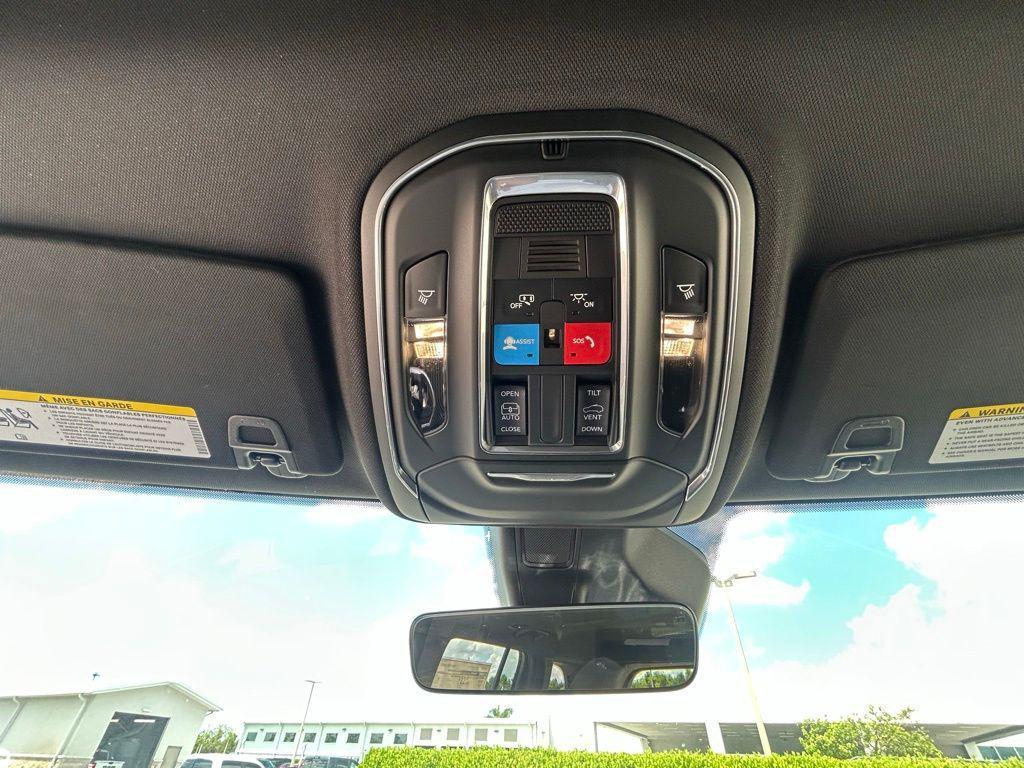 new 2025 Jeep Grand Cherokee car, priced at $35,375