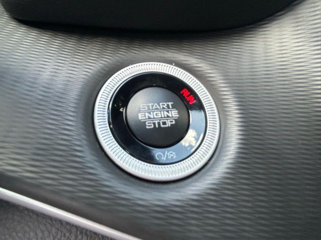new 2025 Jeep Grand Cherokee car, priced at $35,375