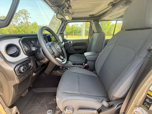 new 2025 Jeep Gladiator car, priced at $40,445