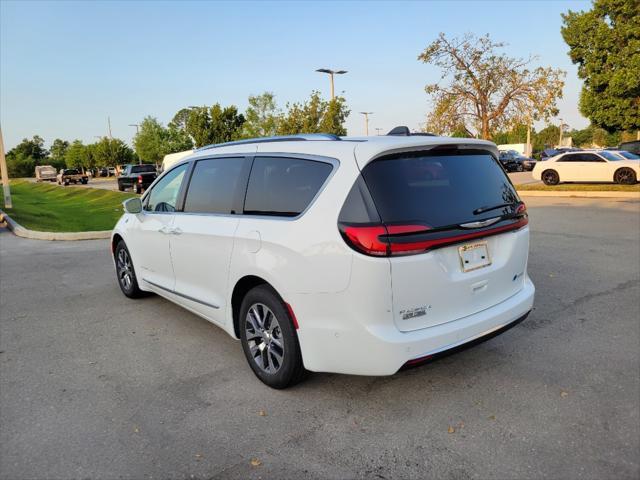 new 2024 Chrysler Pacifica car, priced at $51,618