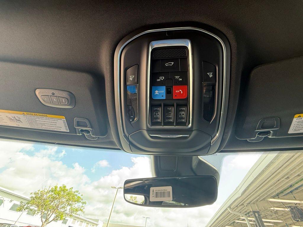 new 2025 Jeep Grand Cherokee car, priced at $58,388