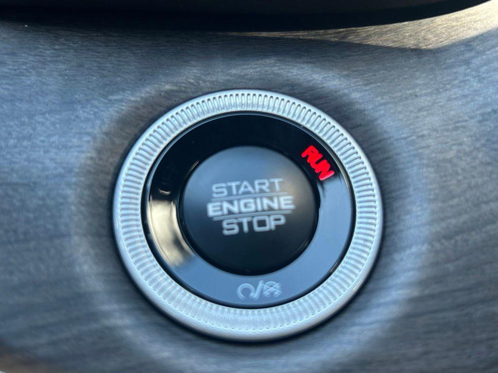 new 2025 Jeep Grand Cherokee car, priced at $42,403