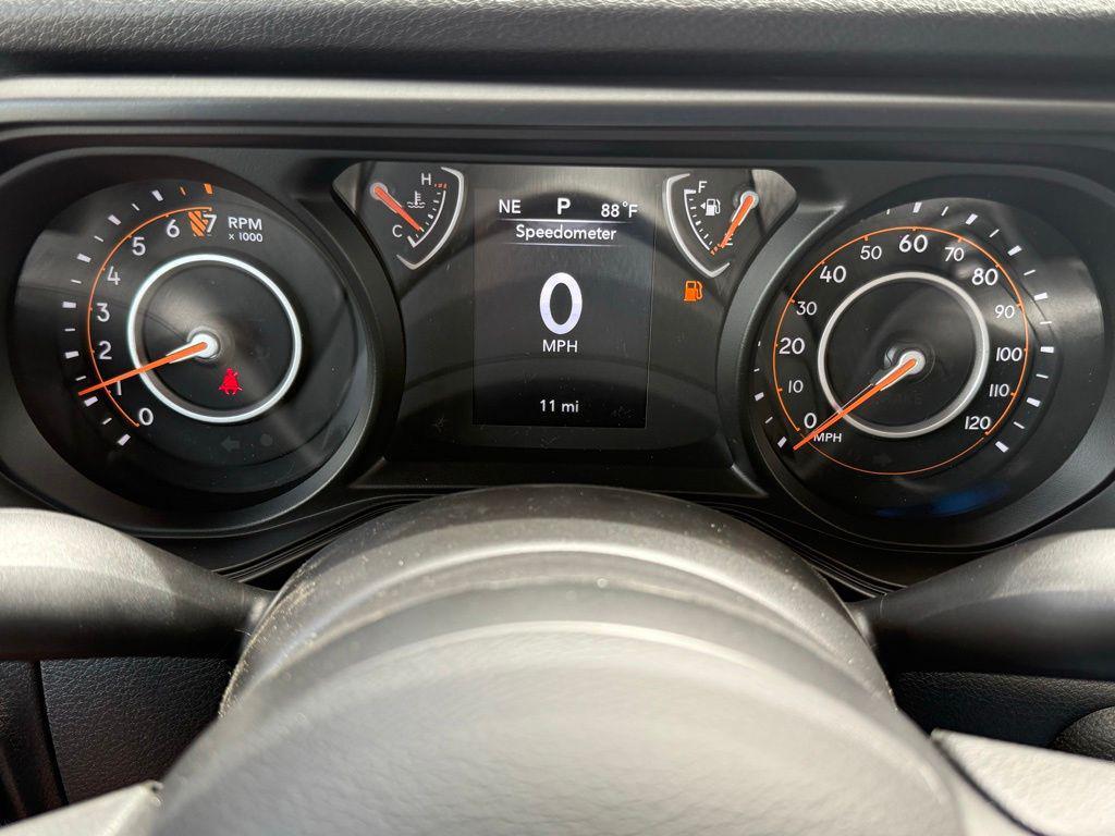 new 2025 Jeep Gladiator car, priced at $39,726