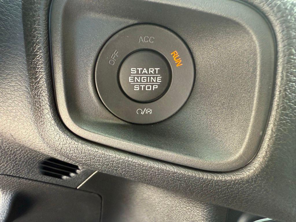 new 2025 Jeep Gladiator car, priced at $39,726
