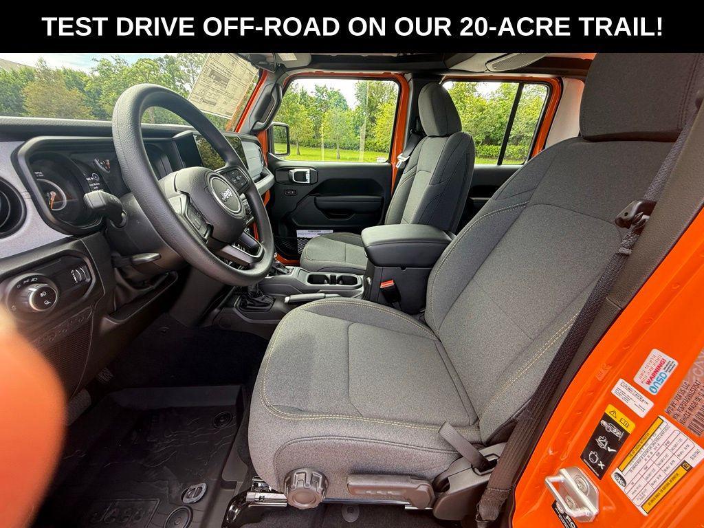 new 2025 Jeep Gladiator car, priced at $38,436