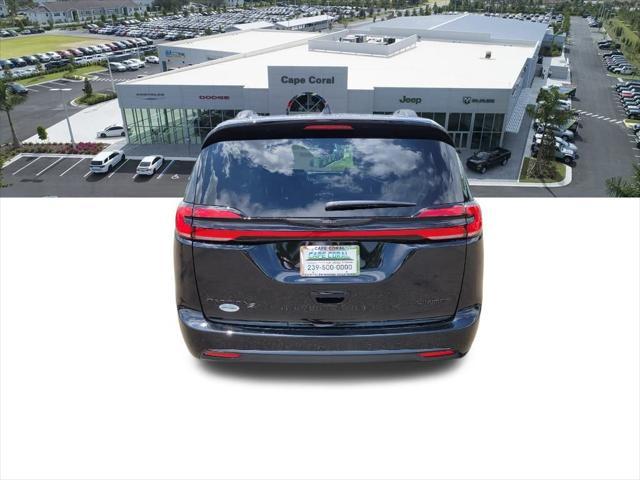 new 2024 Chrysler Pacifica car, priced at $44,072