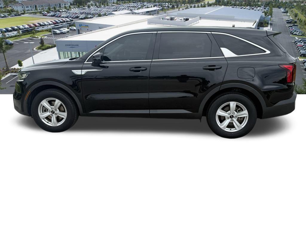 used 2022 Kia Sorento car, priced at $22,927