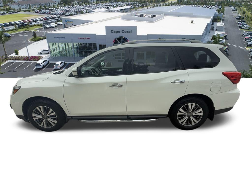 used 2020 Nissan Pathfinder car, priced at $13,547