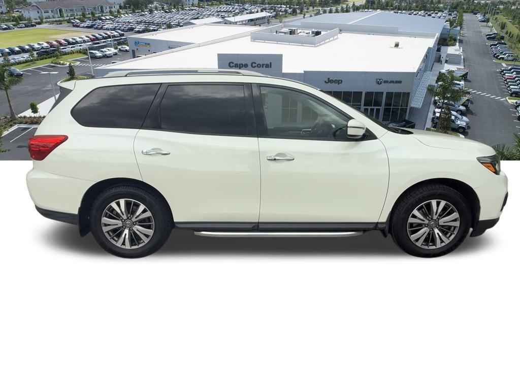 used 2020 Nissan Pathfinder car, priced at $13,547