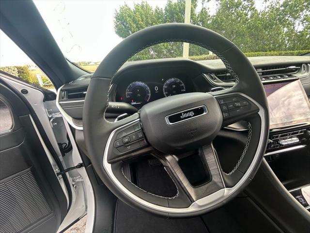 new 2025 Jeep Grand Cherokee car, priced at $44,622