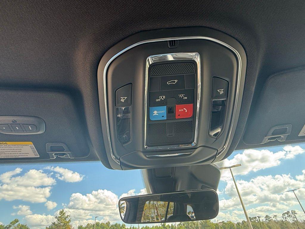 used 2025 Jeep Grand Cherokee car, priced at $39,363