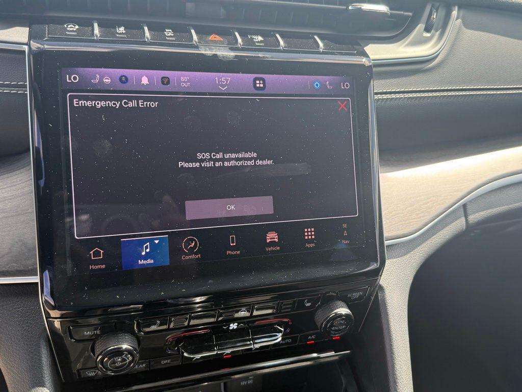 used 2025 Jeep Grand Cherokee car, priced at $39,363