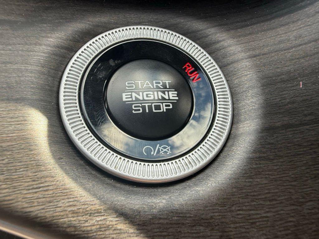 used 2025 Jeep Grand Cherokee car, priced at $39,363