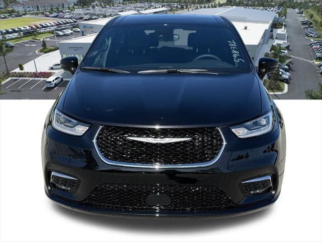 new 2025 Chrysler Pacifica car, priced at $41,096