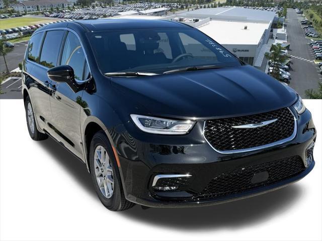 new 2025 Chrysler Pacifica car, priced at $41,096