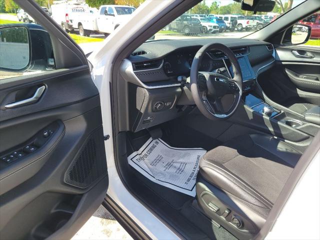 new 2025 Jeep Grand Cherokee car, priced at $43,605