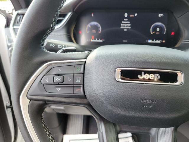 new 2025 Jeep Grand Cherokee car, priced at $37,917