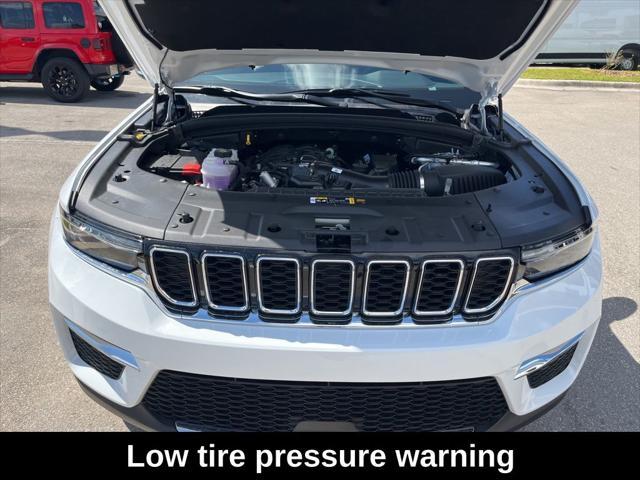 new 2025 Jeep Grand Cherokee car, priced at $41,596