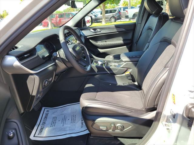 new 2025 Jeep Grand Cherokee car, priced at $43,654