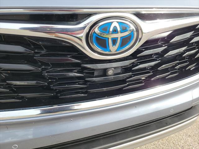 used 2021 Toyota Highlander Hybrid car, priced at $39,989