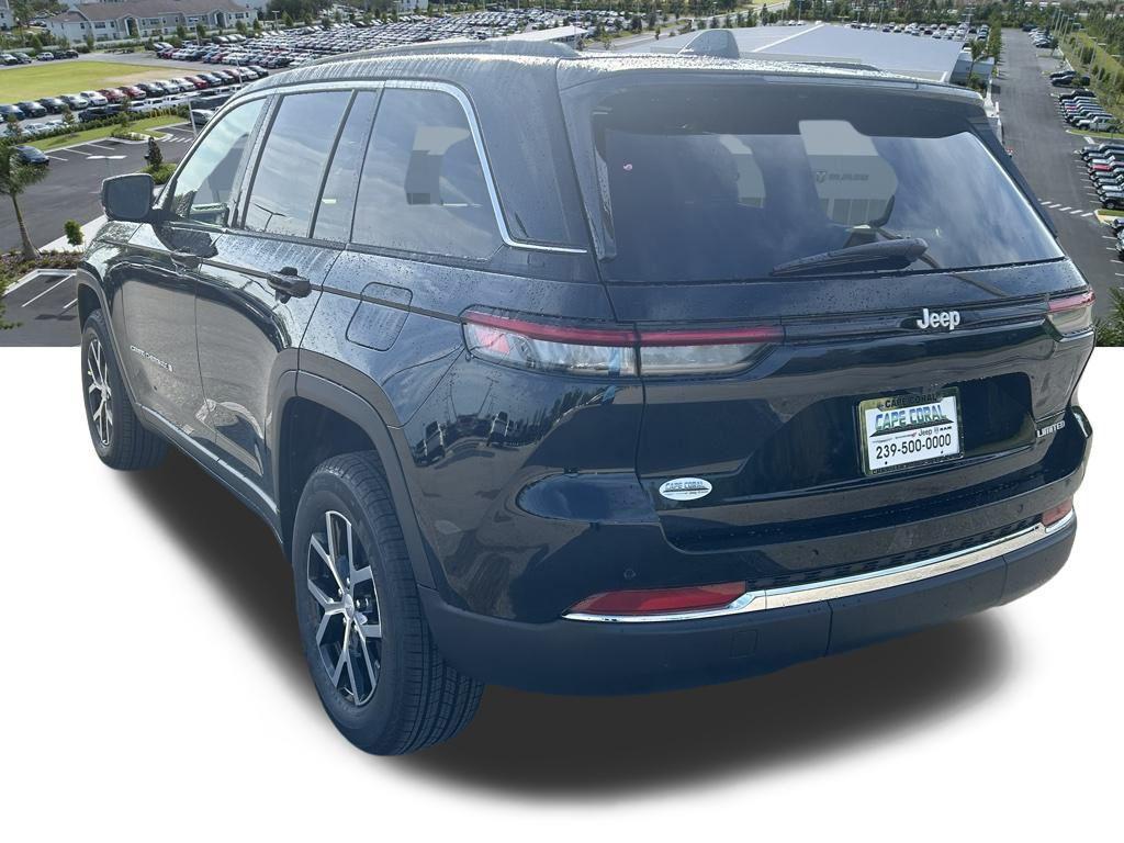 new 2025 Jeep Grand Cherokee car, priced at $40,028