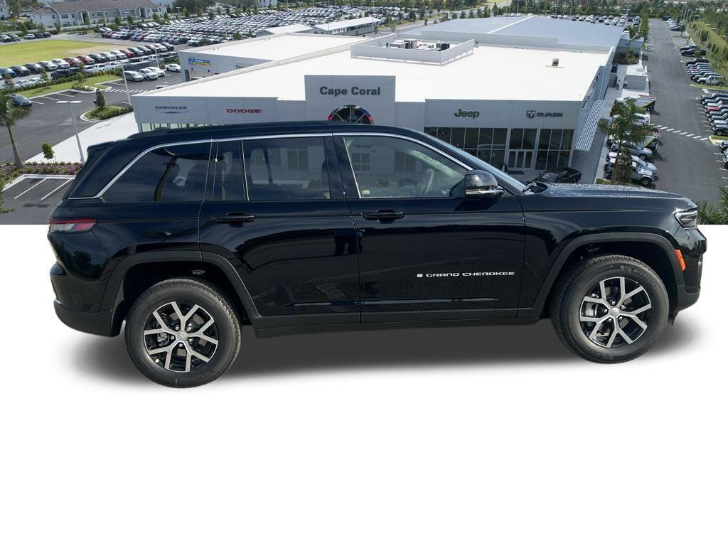 new 2025 Jeep Grand Cherokee car, priced at $40,028