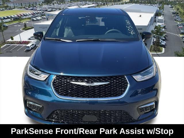 new 2025 Chrysler Pacifica car, priced at $42,114