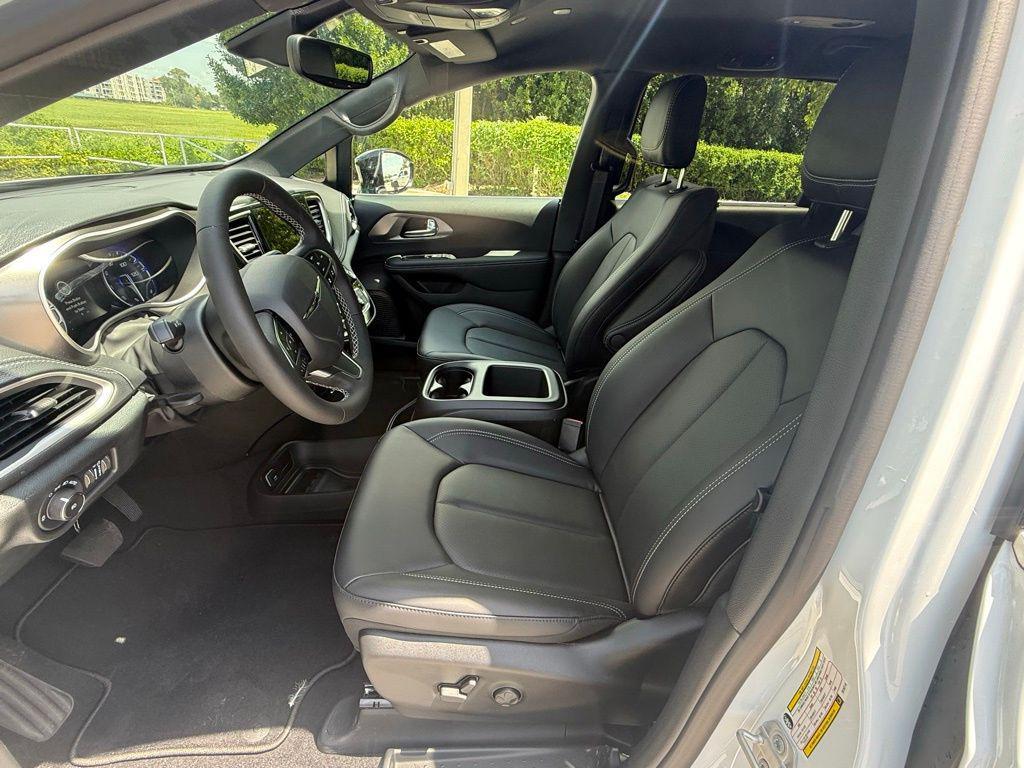 new 2026 Chrysler Pacifica car, priced at $42,960