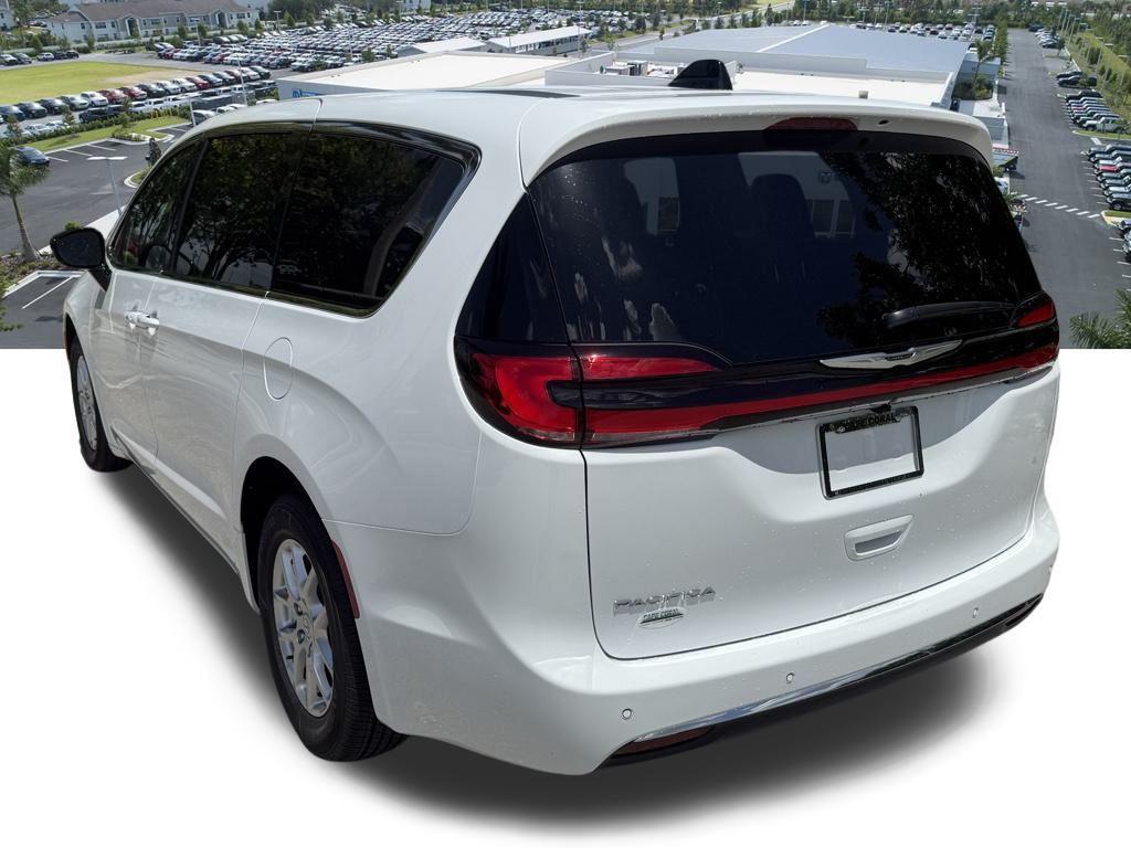 new 2026 Chrysler Pacifica car, priced at $42,960