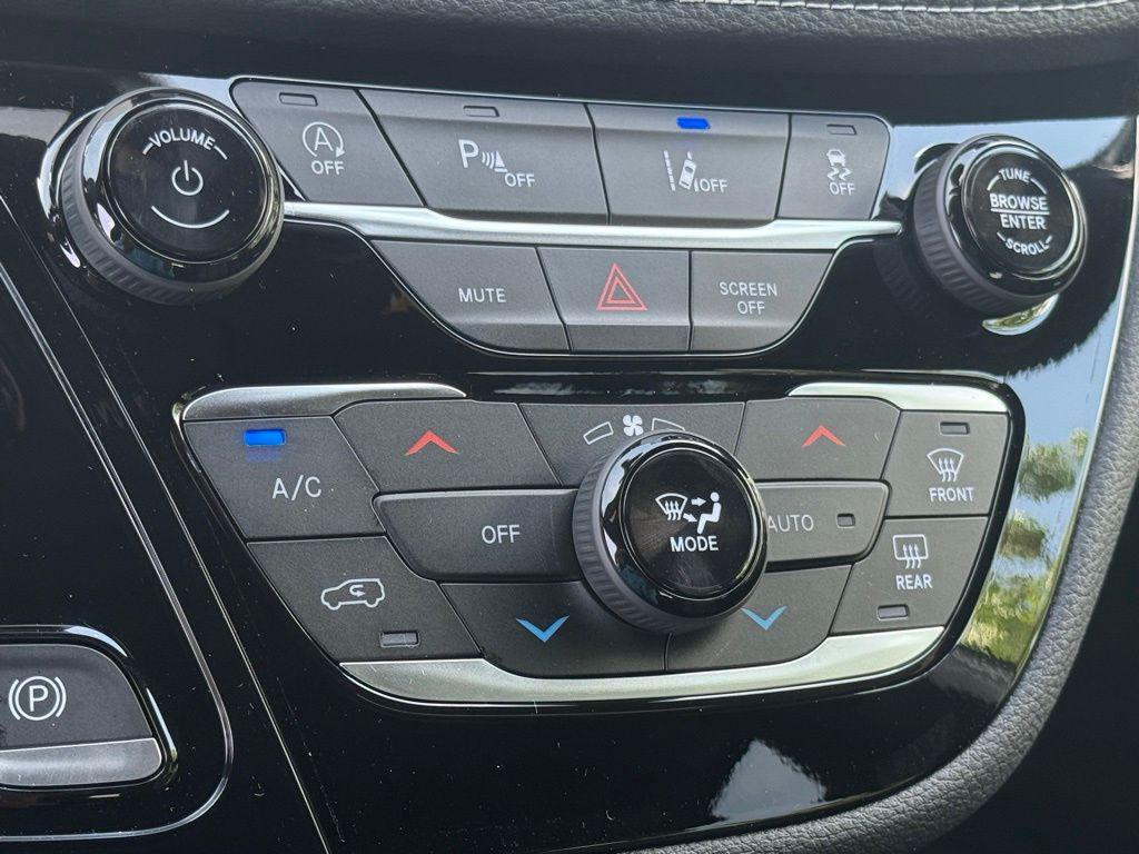 new 2026 Chrysler Pacifica car, priced at $42,960