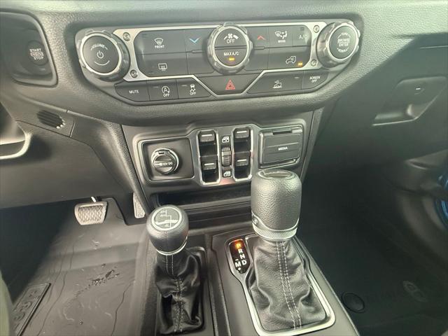 new 2025 Jeep Gladiator car, priced at $37,945