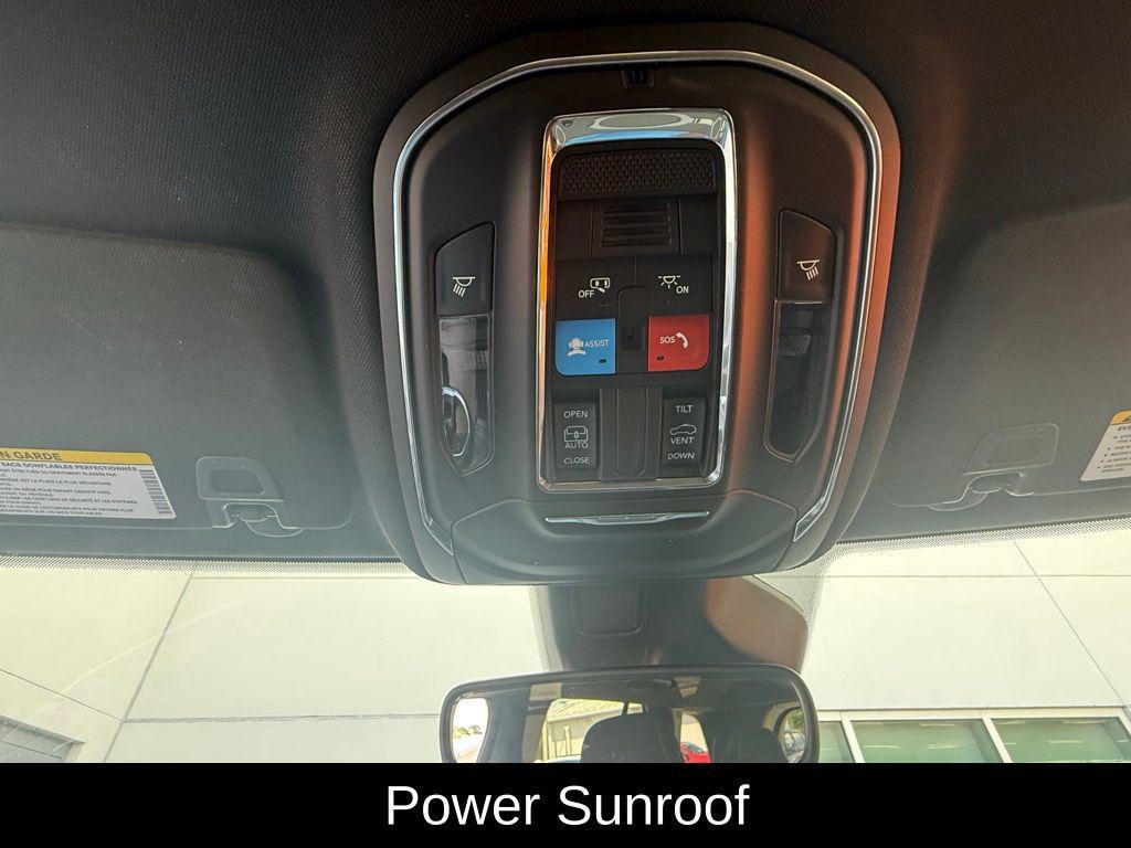 used 2025 Jeep Grand Cherokee car, priced at $33,157