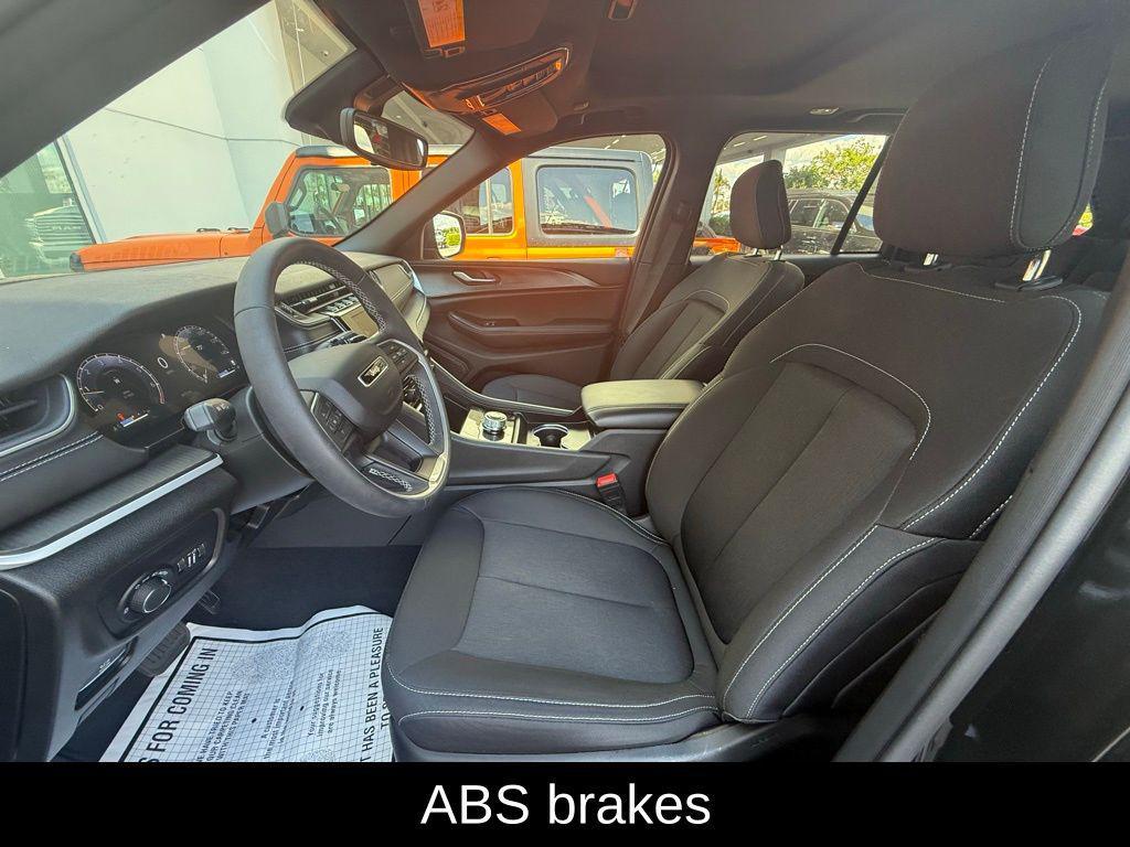 used 2025 Jeep Grand Cherokee car, priced at $33,157