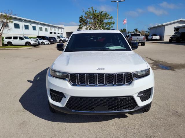 new 2025 Jeep Grand Cherokee car, priced at $40,382