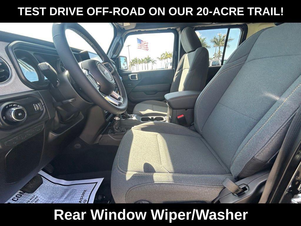 new 2025 Jeep Wrangler car, priced at $45,620
