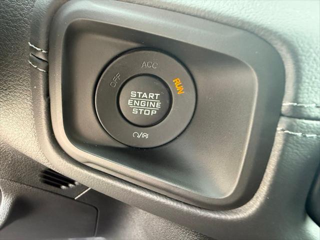 new 2025 Jeep Gladiator car, priced at $48,933